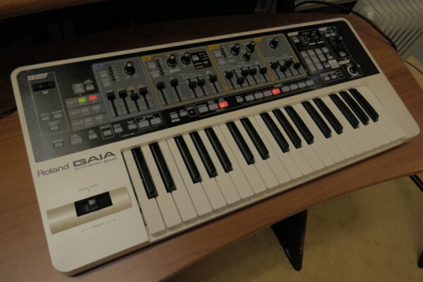 Roland Gaia SH-01